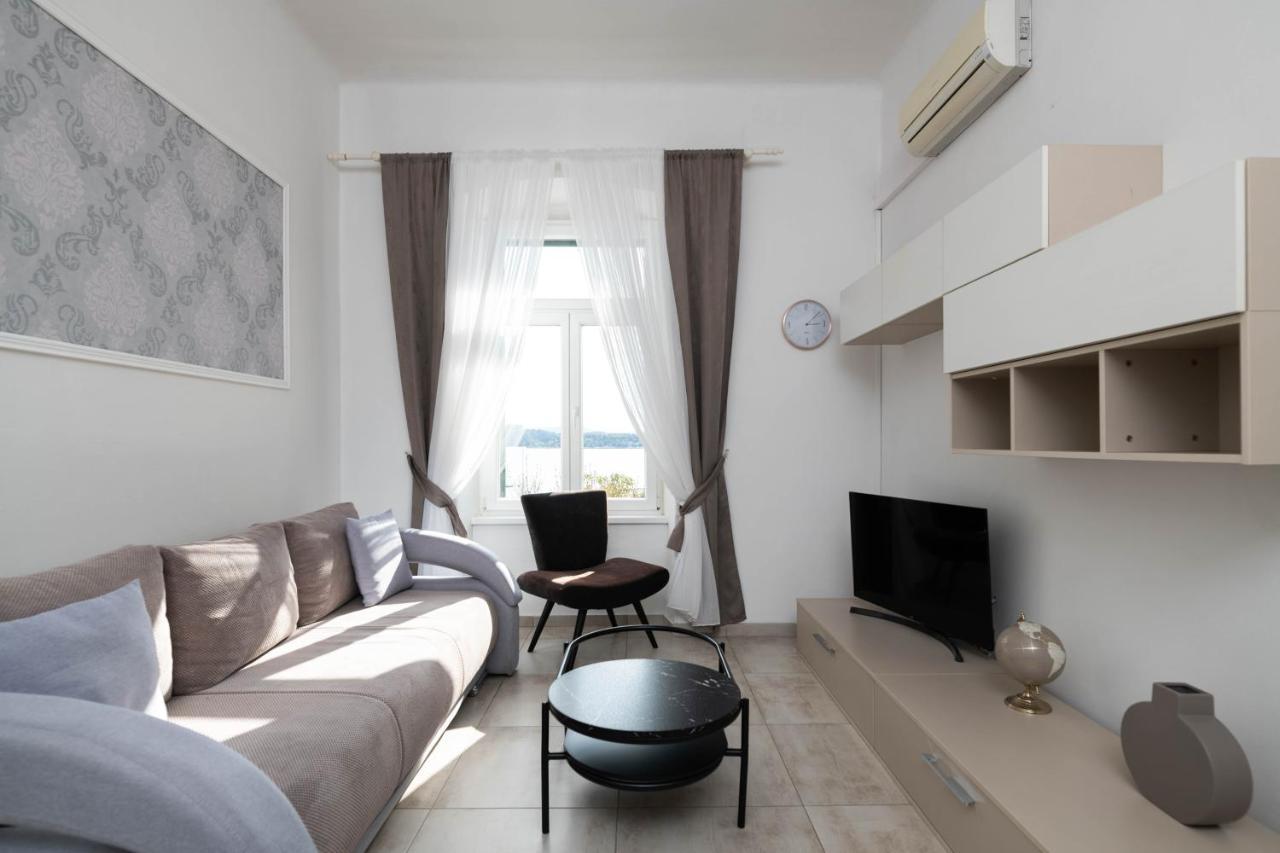 Apartment Val With Sea View Σίμπενικ Εξωτερικό φωτογραφία